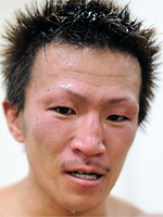 ��� ���i