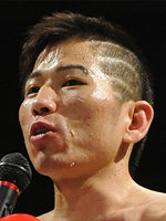 �{�� ����