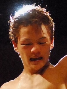 ���� ���u