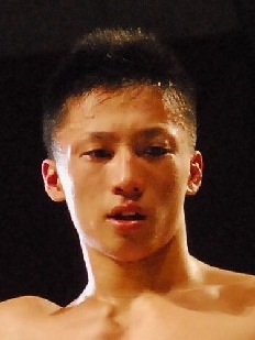 ���� �T��