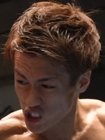 ���{ ����