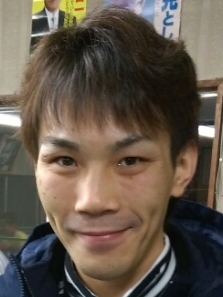 ���� ���E