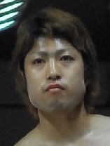 ���R ���