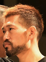 ���� �S��