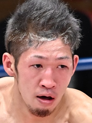 ���q ��� 