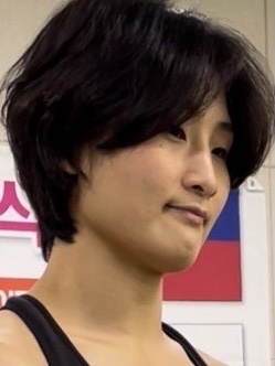 �V�� �{�~��