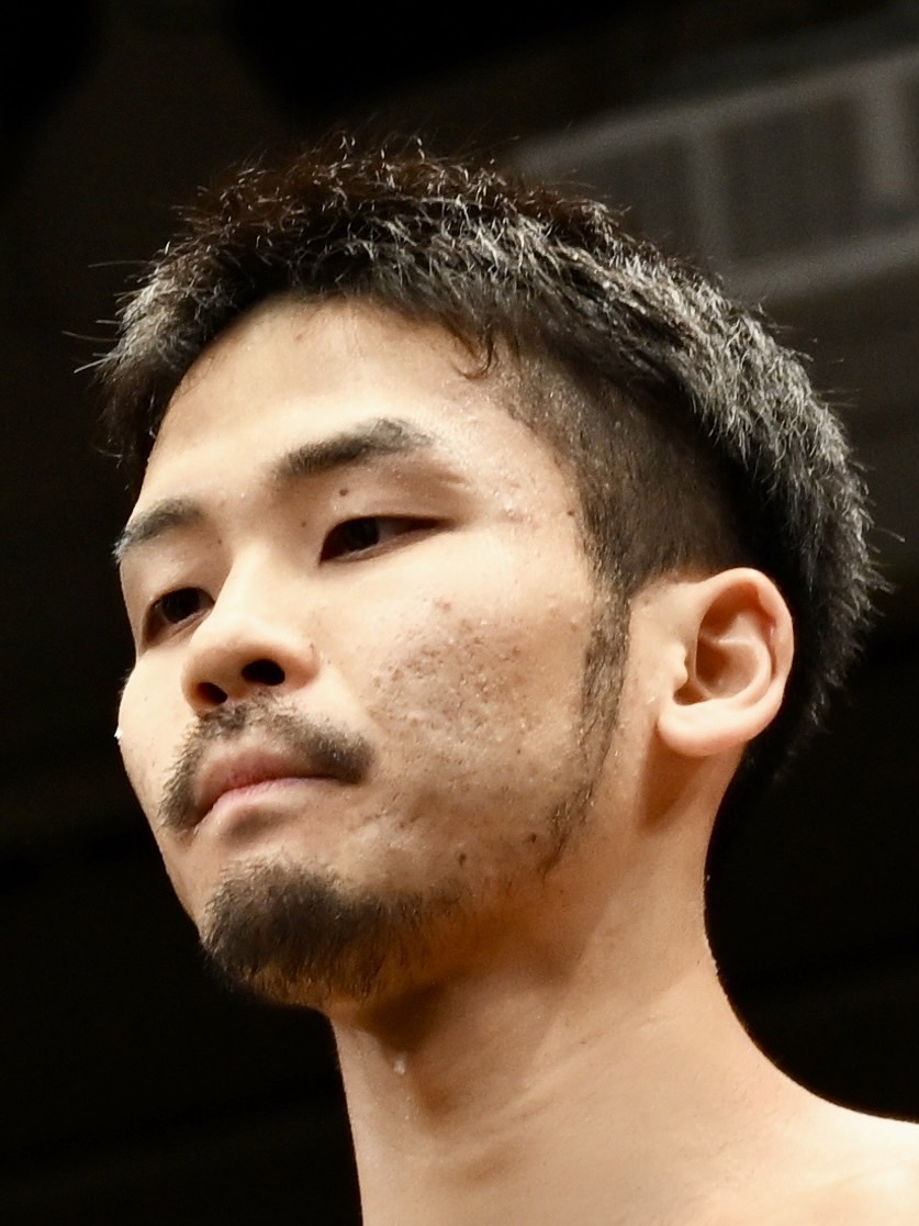 ���v ����