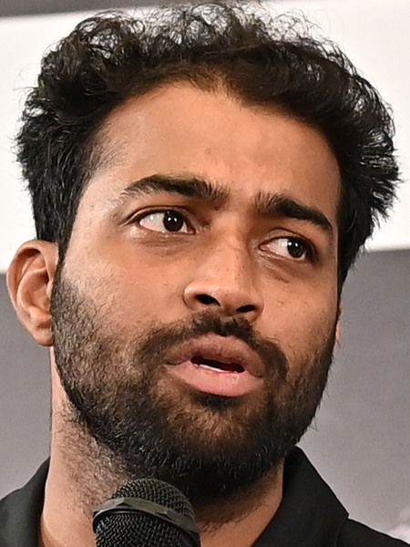 �i�r�[�� �o�[�}�iNaveen Verma�j�I����