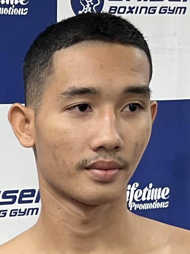 �T�n���b�g �e�q�����iSaharat Taehirun�j�I����