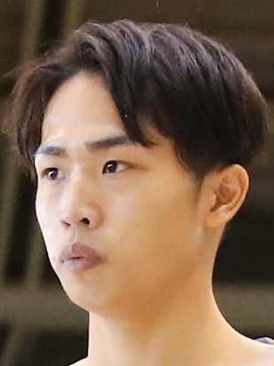 �R�{ ����