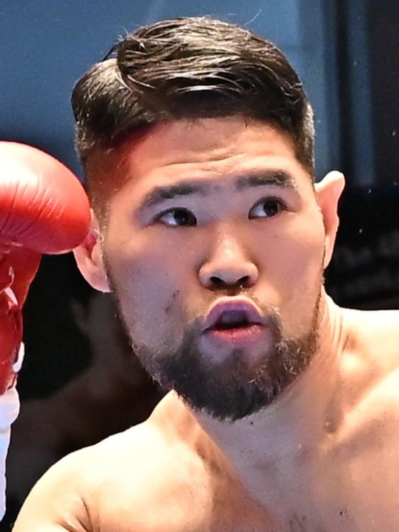 �x�N �M����