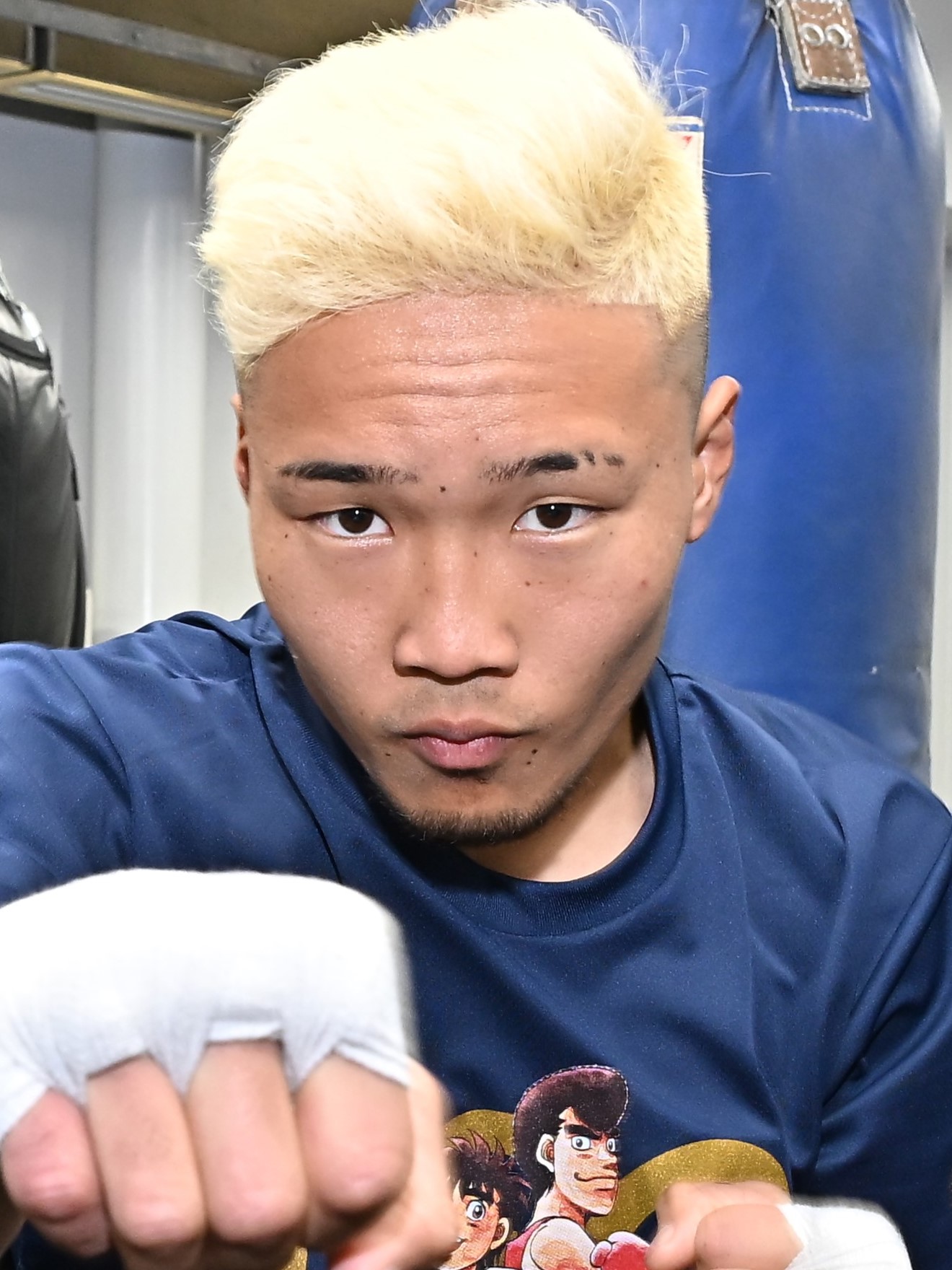 ��{ ����