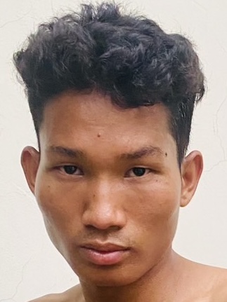 �U�E �U�E �i�C���iZaw zaw naing�j�I����