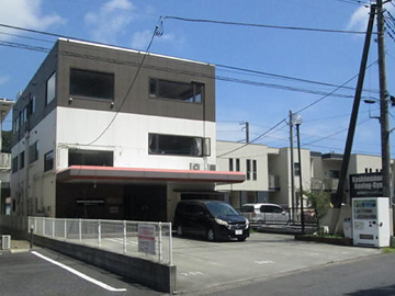 ������W��