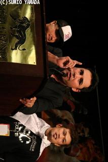 �I�X�J�[�E�f���E�z�[��