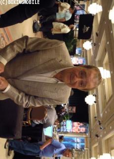 �{�u�E�A����