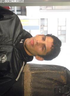 ���i���X