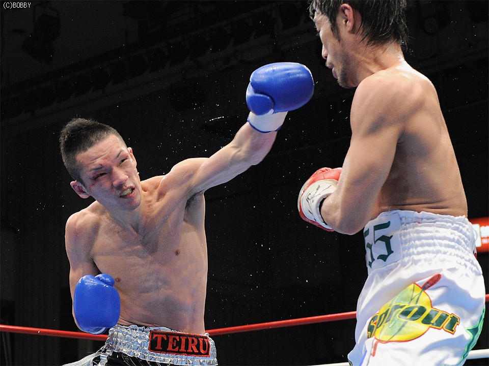 左:帝里 右:翁長