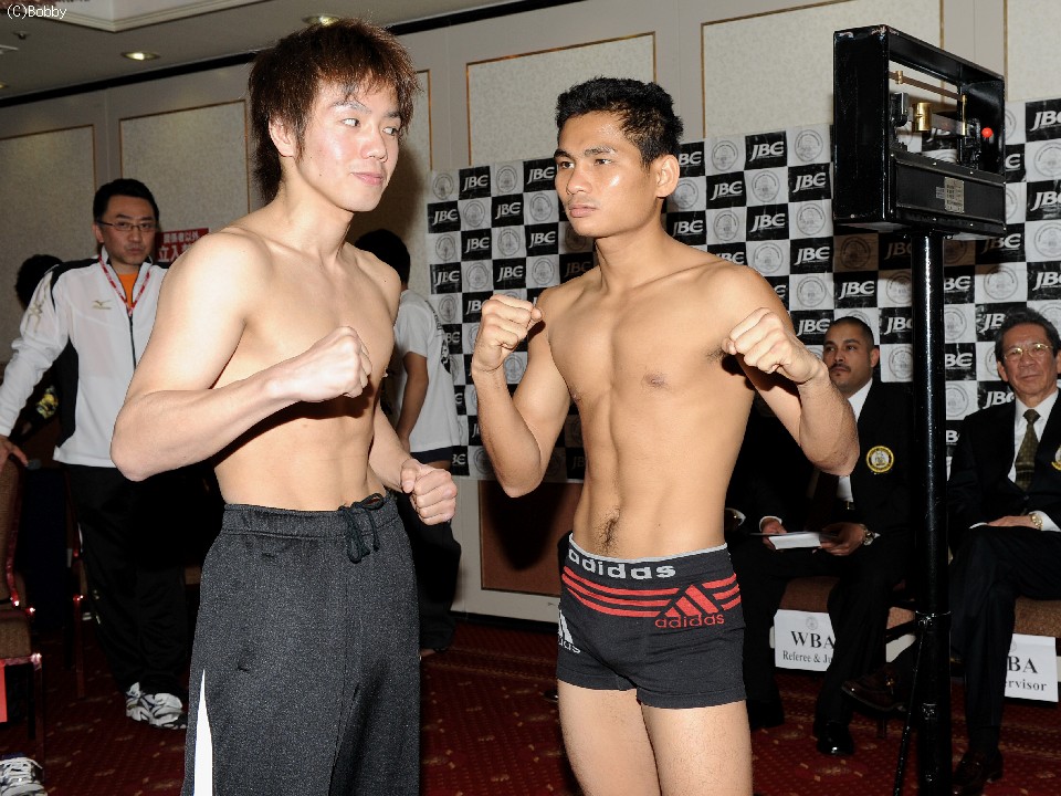 �^�̉����ɏA���̂́c