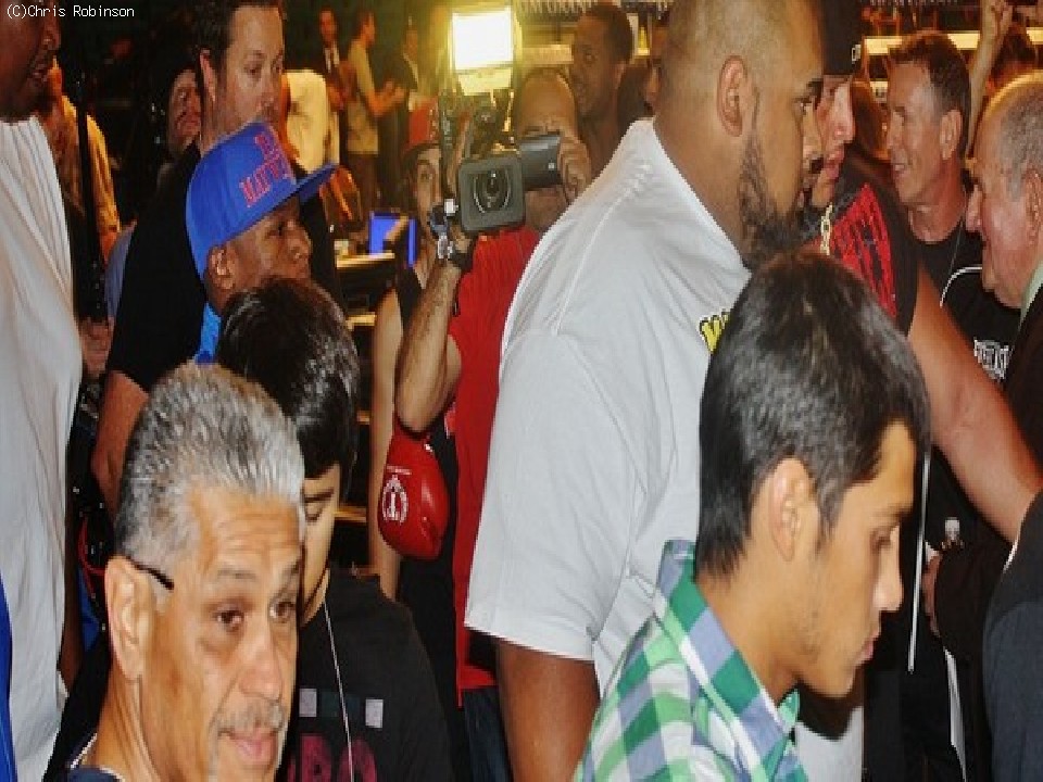 �v�ʂɌ��������C�E�F�U�[