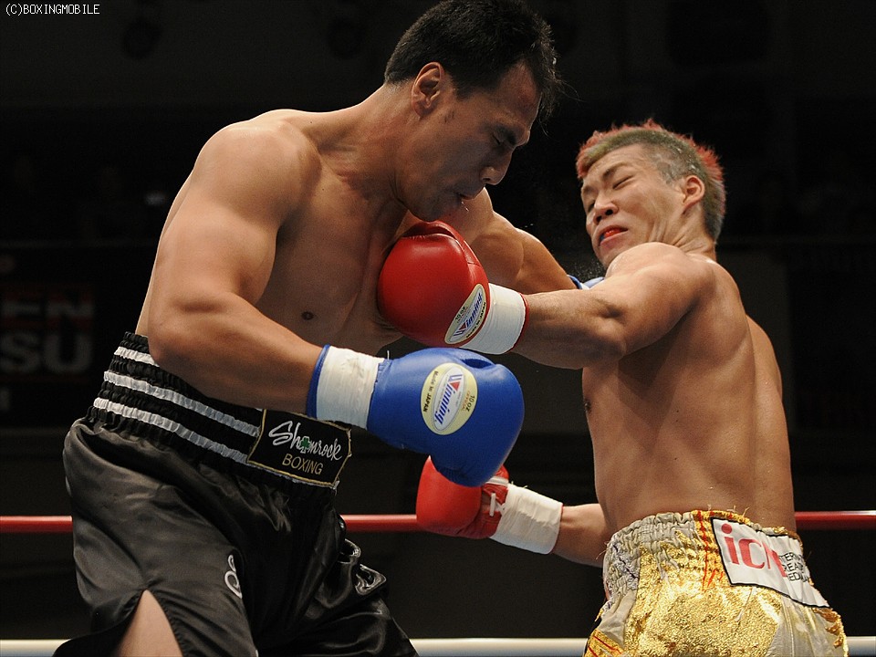 左:タトゥプ 右:藤本