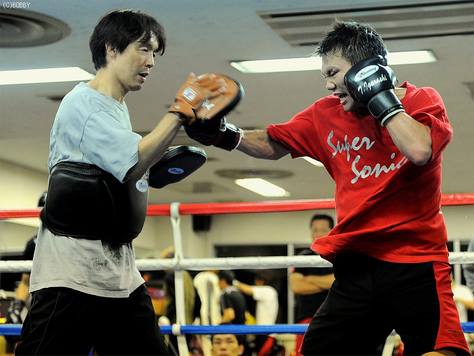 �����T��g���[�i�[