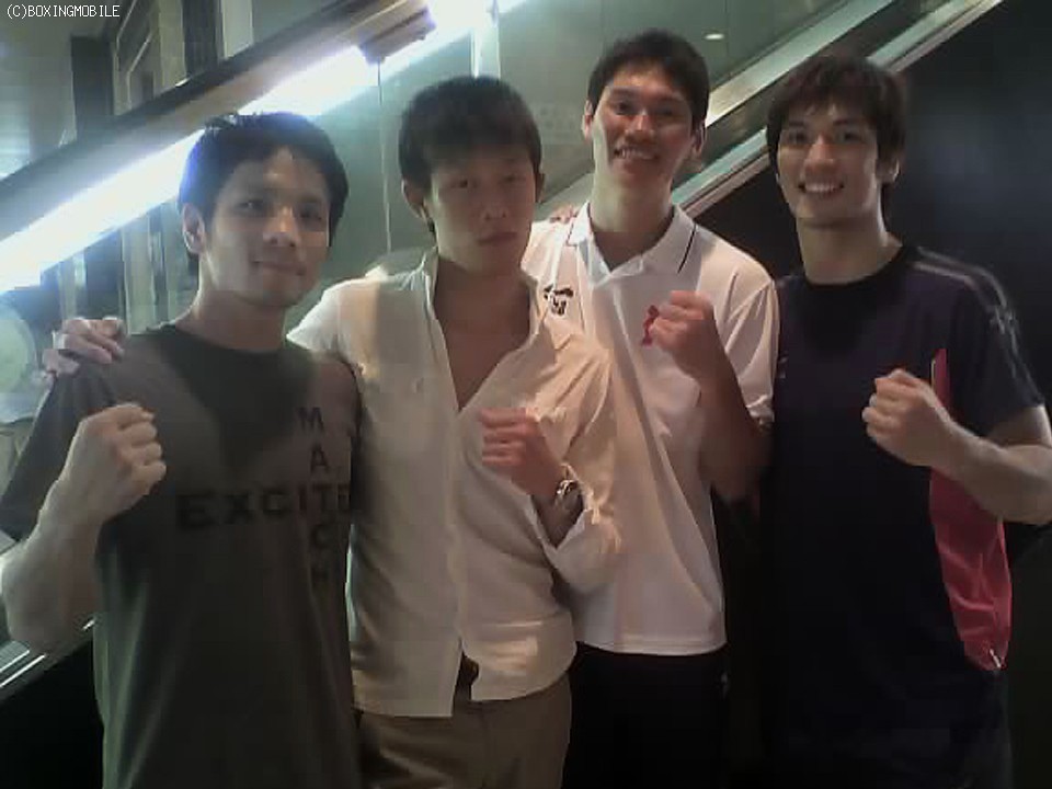 ������{���A�����A��؁A���c