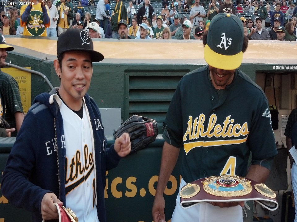 ドネアが始球式