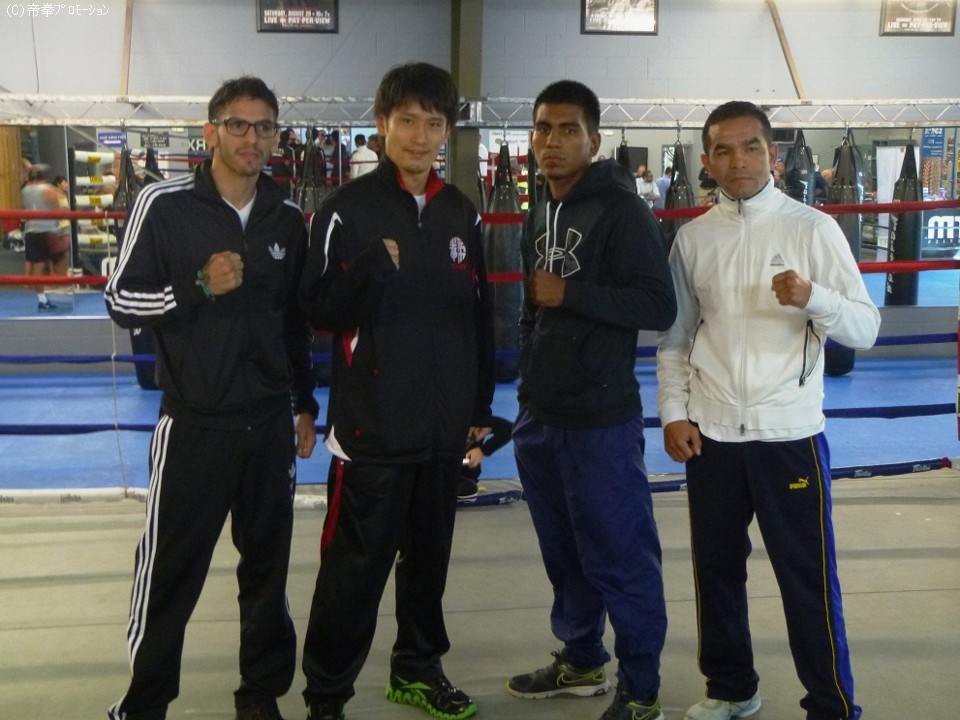 ���J���K