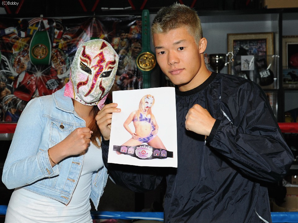 ���N�͐��E��