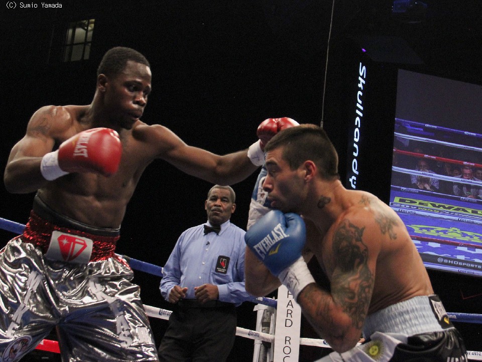 �_���X(��)�}�e�B�Z(�E)