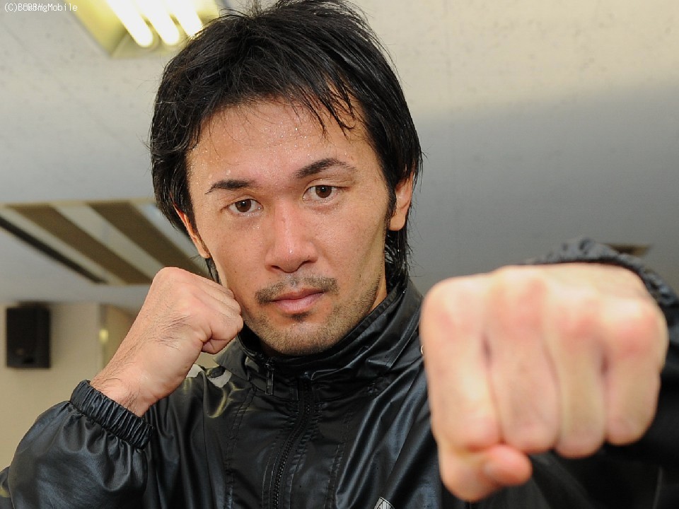 �R���T��