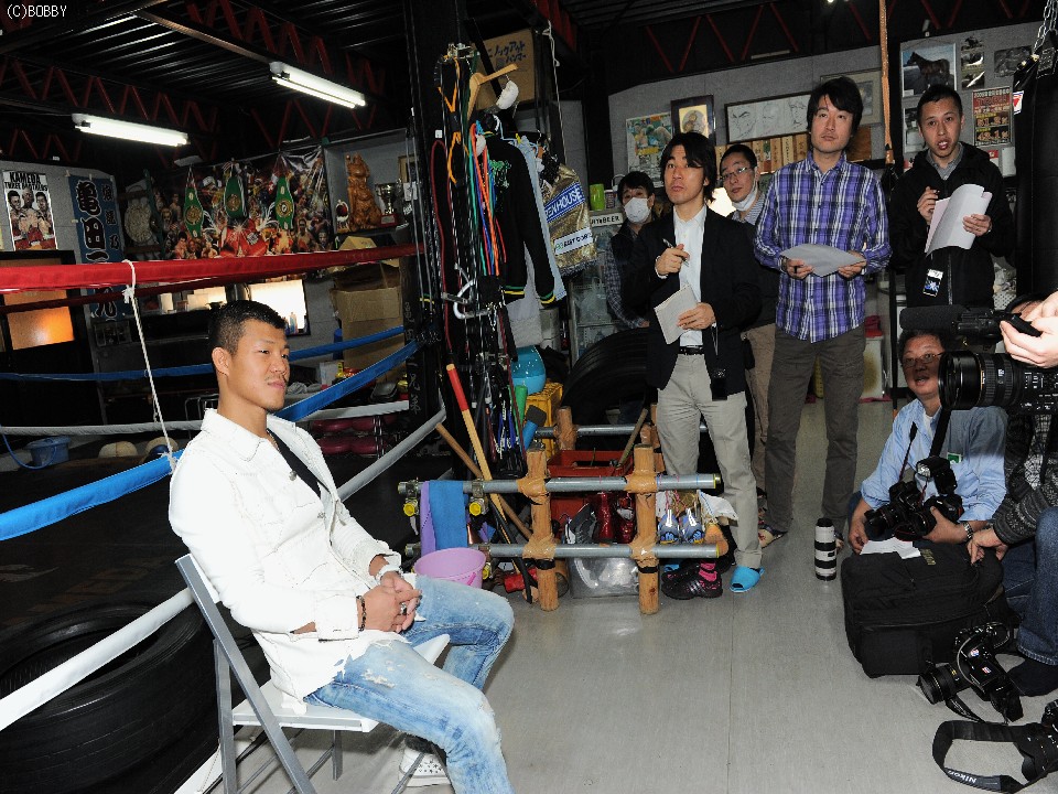 ���B�̑ΐ푊�肪�c