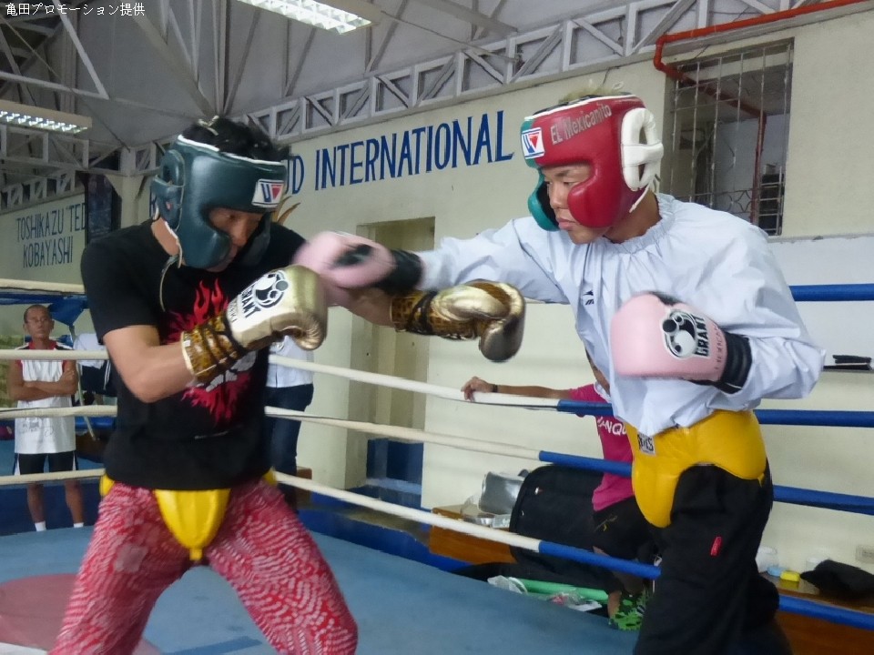 ��B�Ƃ̃}�X�{�N�V���O