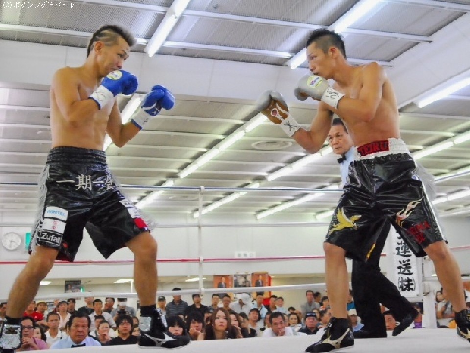 �_�˃T���{�[�z�[���̐w