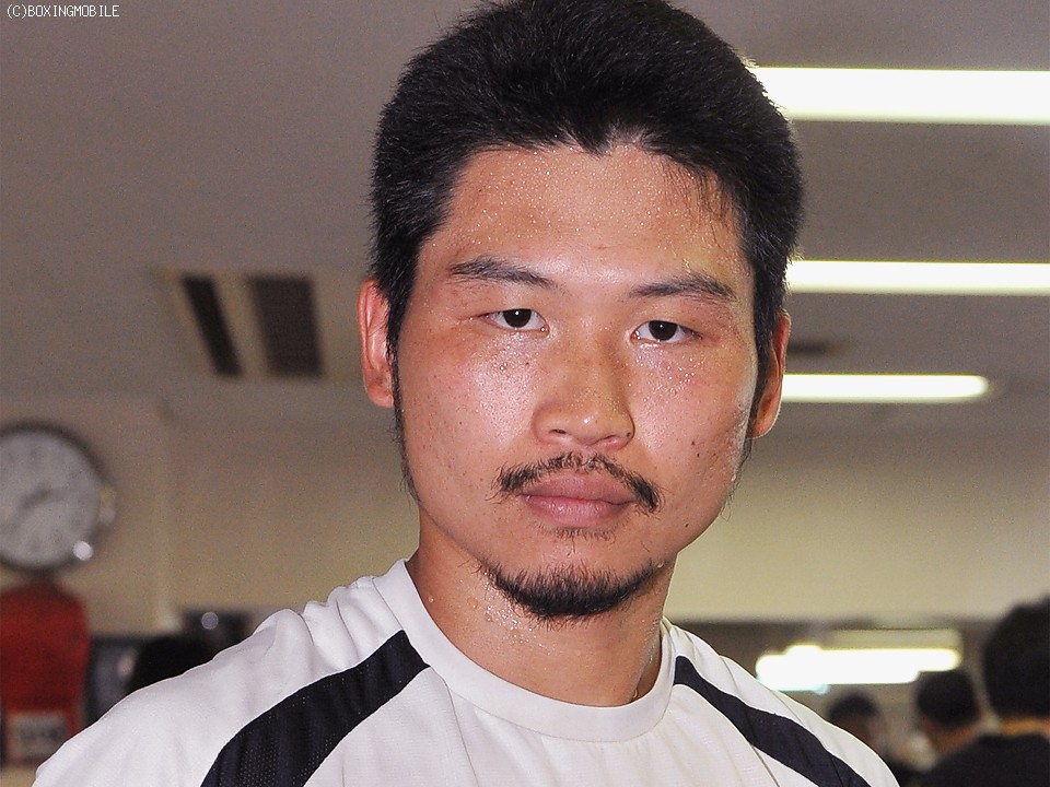 V1��Ɍ����O�Y���o��