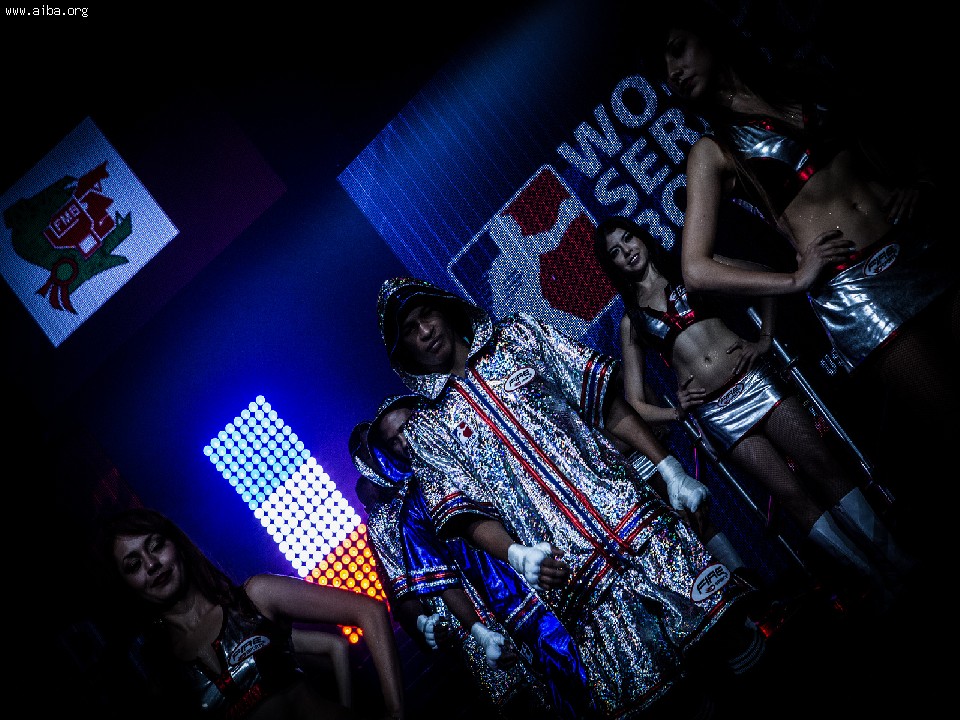 リングインするキューバの精鋭たち