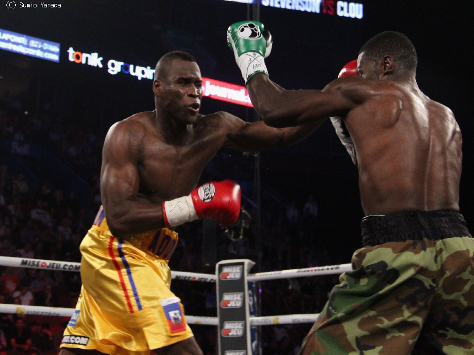 �X�e�B�[�u���\��VS�N���E�h