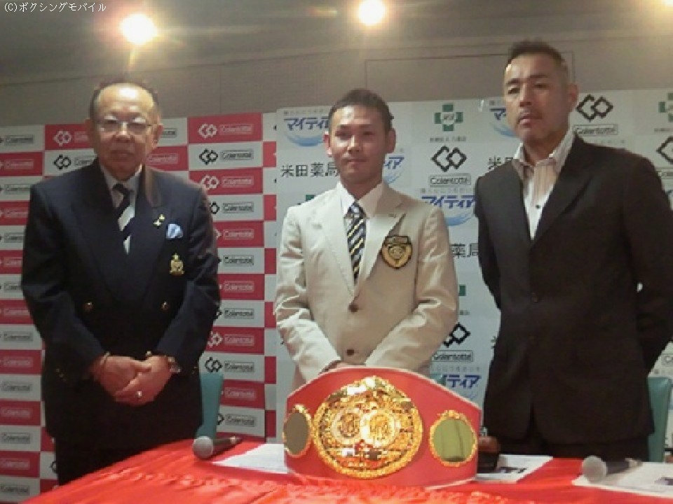 ���R����