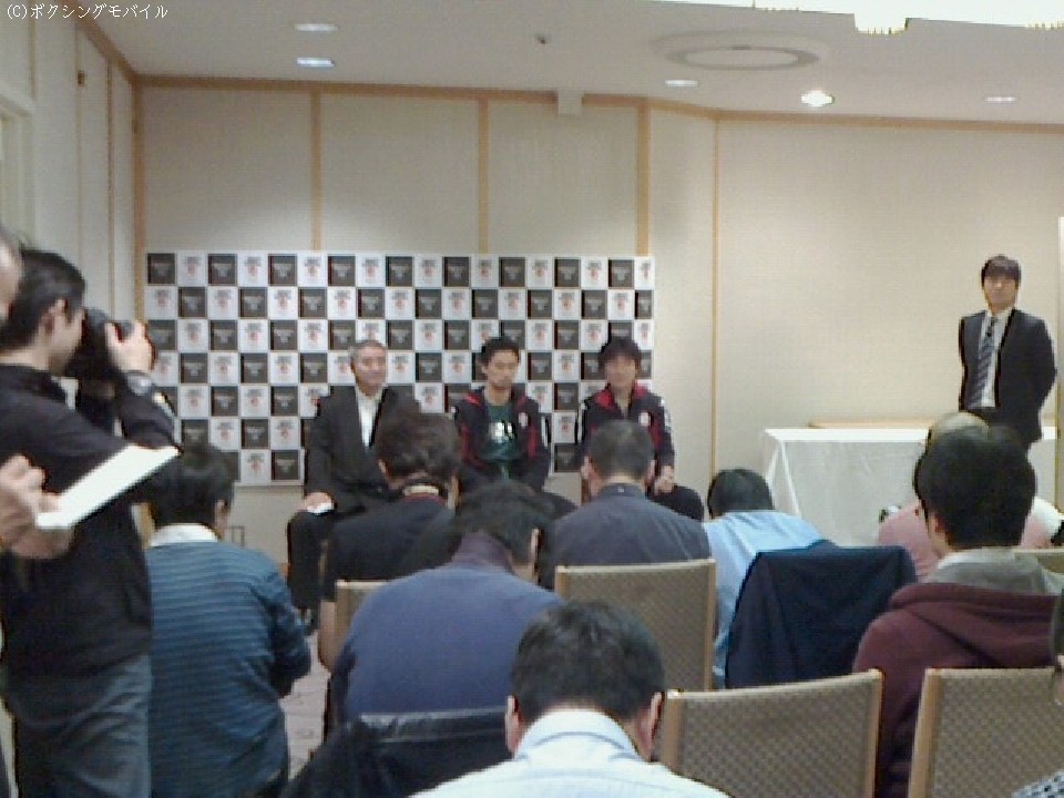 �{�f�B��_��