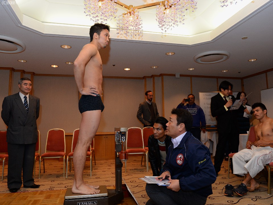 6�I��������N���A