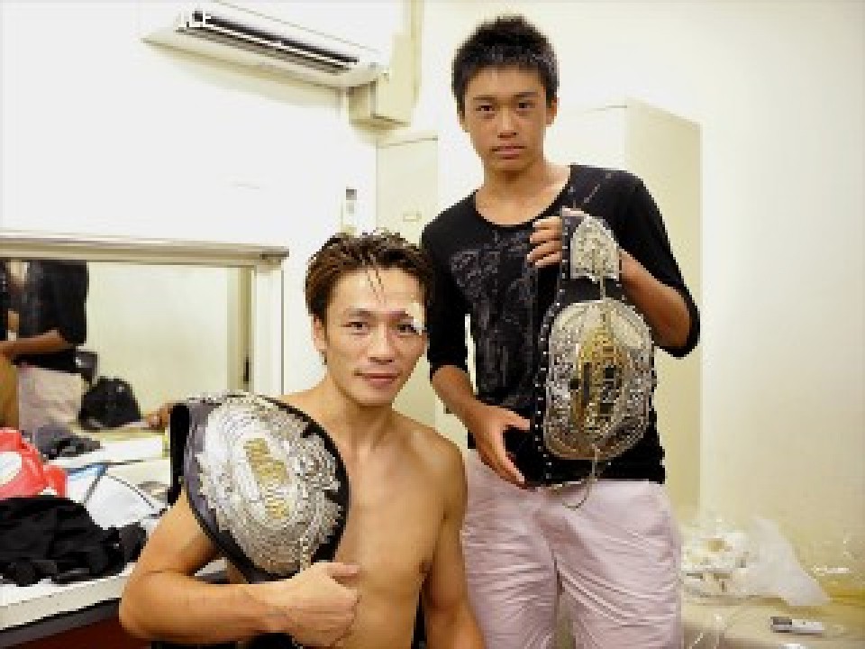 �O��̎�����ɒ��w���̑��q��