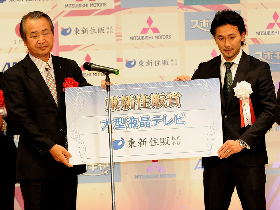 �R������M��