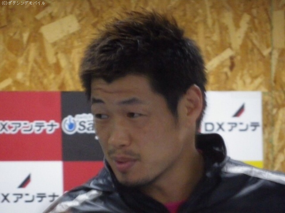 ���E�ւ̓�