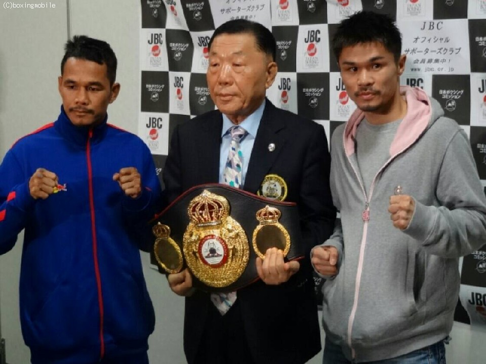 ベルトを奪うのはどっちだ