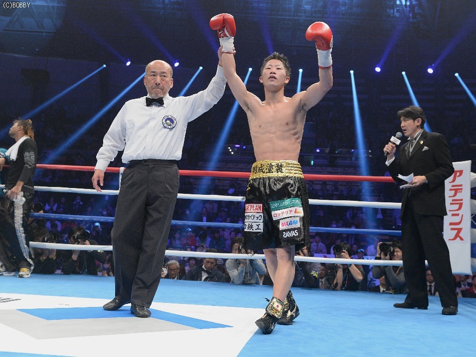 �v��2��ڂŐ��E�����J�[��j��������^