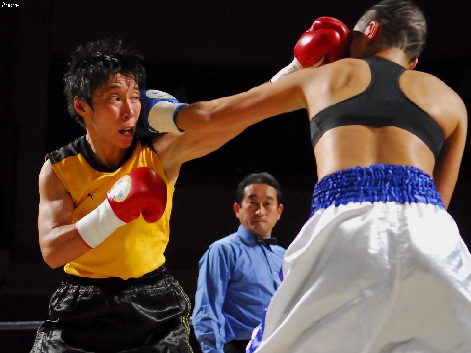 �r�R��2�x�ڂ̐��E����