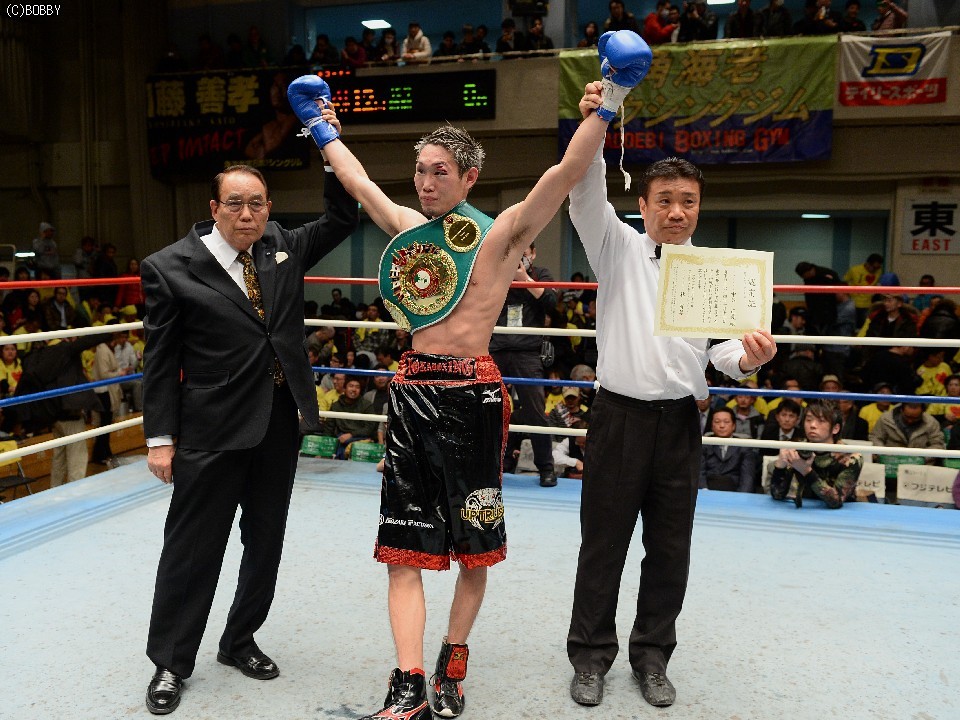 ���J���`