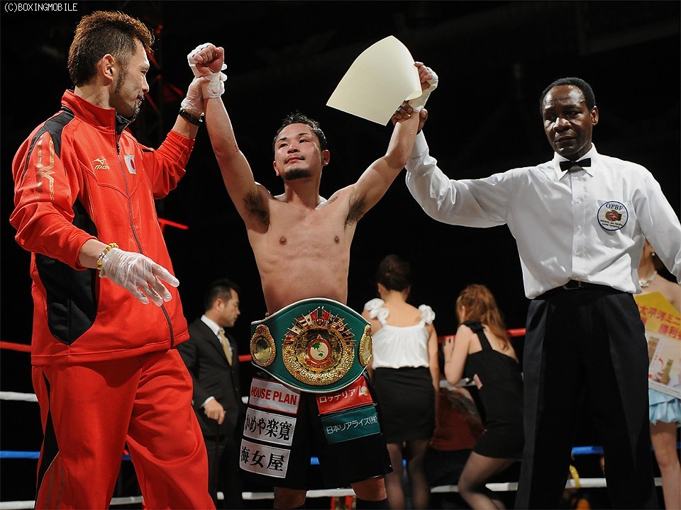 3/30 マバオを破りミニマム級王者となった原