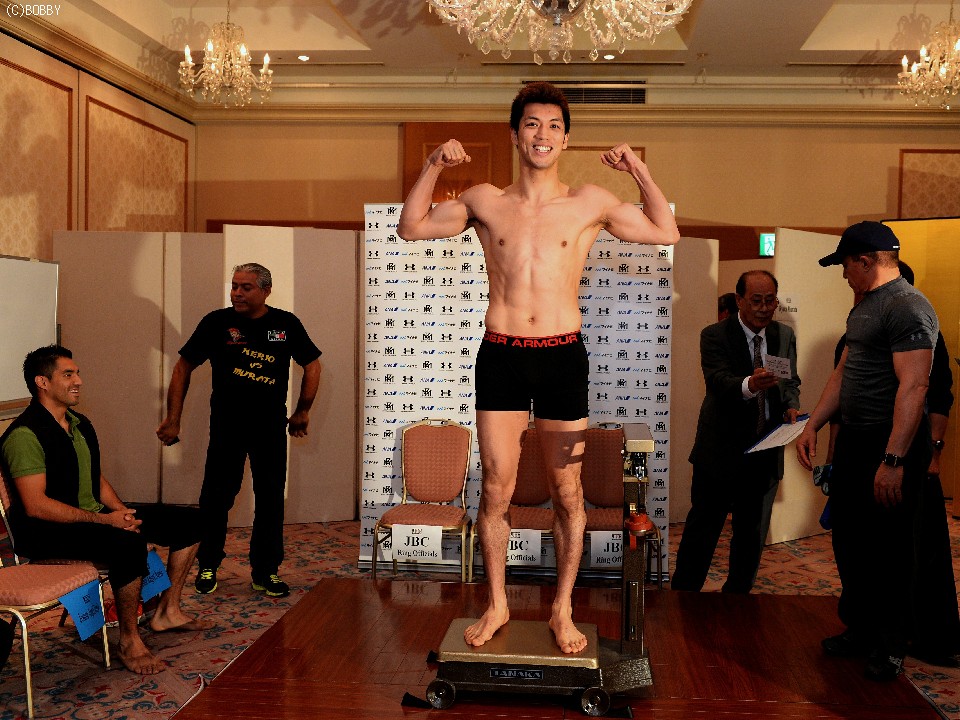 �������y����